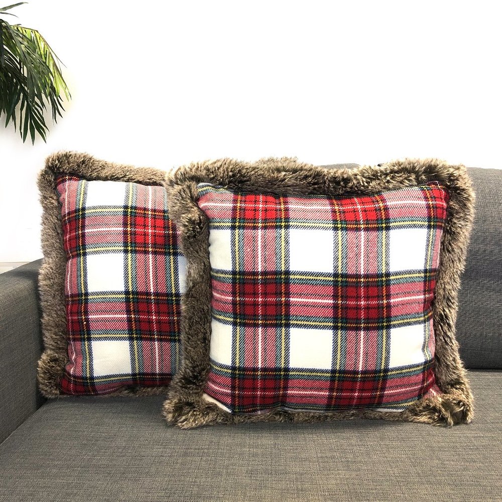 NWT JC PENNEY Plaid Pillow Set with Faux Fur Trim